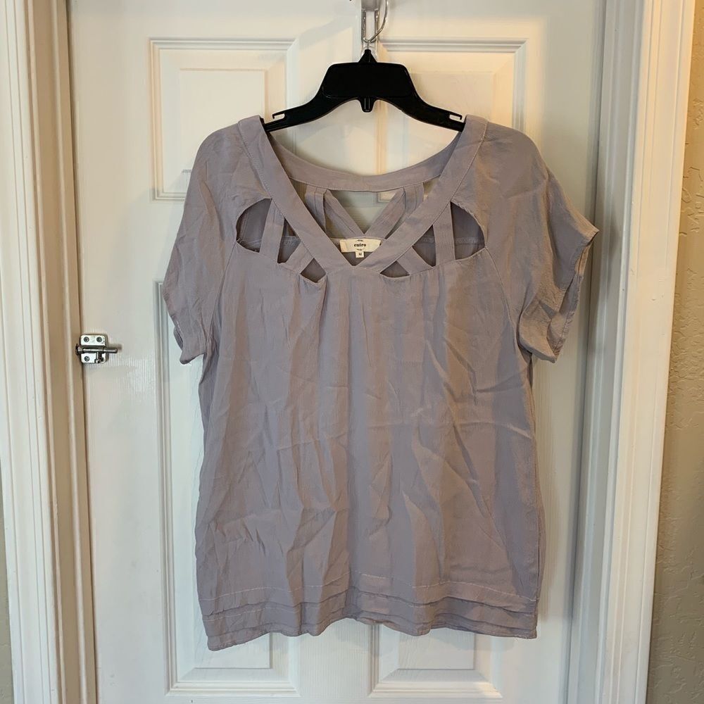 Entro Top with Cutout Designs
